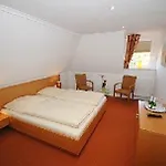 Hotel Und Restaurant Petit Robby