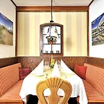 Und Restaurant Petit Robby Отель